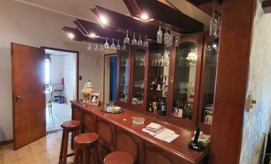 CASA EDIFICADA SOBRE UN LOTE DE 1100 M2