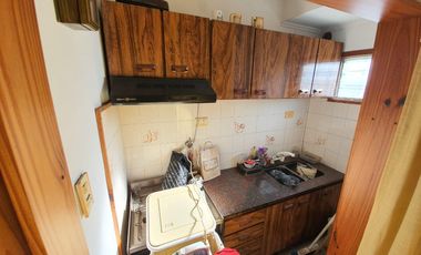 CASA EDIFICADA SOBRE UN LOTE DE 1100 M2