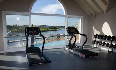 Excepcional PB al rio en Edificio Costero II, Miradores de la Bahia