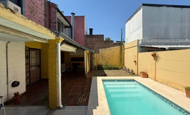 Casa 4 dormitorios piscina en Barrio San Martin San Lorenzo