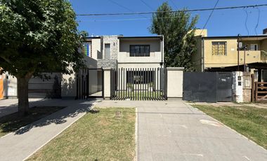 Casa 4 dormitorios piscina en Barrio San Martin San Lorenzo