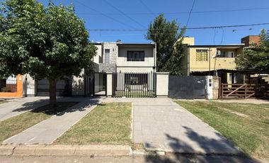 Casa 4 dormitorios piscina en Barrio San Martin San Lorenzo