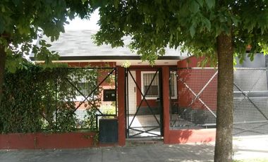 CASA AMERICANA CON GIMNASIO