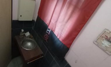 CASA AMERICANA CON GIMNASIO