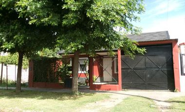 CASA AMERICANA CON GIMNASIO