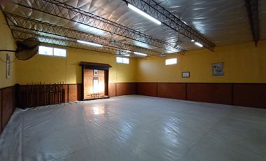 CASA AMERICANA CON GIMNASIO