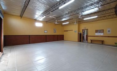 CASA AMERICANA CON GIMNASIO