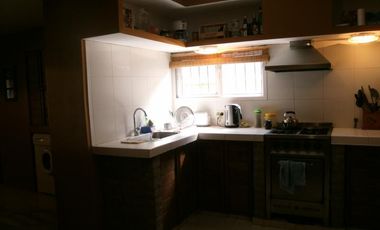 CASA AMERICANA CON GIMNASIO