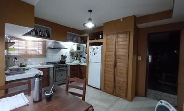 CASA AMERICANA CON GIMNASIO