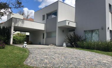 Oportunidad Casa - Fincas de Iraola I