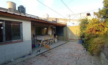 CASA EN PH CON COCHERA A 5 CUADRAS DE LA ESTACION