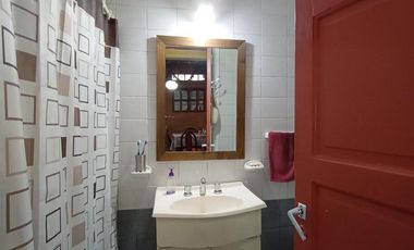 CASA EN PH CON COCHERA A 5 CUADRAS DE LA ESTACION