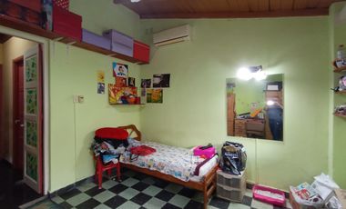 CASA EN PH CON COCHERA A 5 CUADRAS DE LA ESTACION