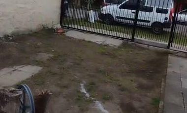 La Oportunidad que Esperabas! Casa Tipo PH Patio/garaje. VentaLa Rioja N° 3220, Florencio Varela