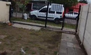 La Oportunidad que Esperabas! Casa Tipo PH Patio/garaje. VentaLa Rioja N° 3220, Florencio Varela