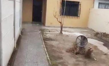 La Oportunidad que Esperabas! Casa Tipo PH Patio/garaje. VentaLa Rioja N° 3220, Florencio Varela