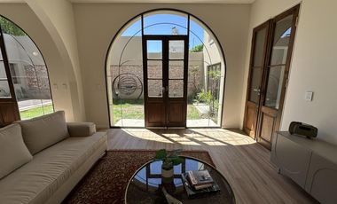 VENTA Casa en barrio Lourdes