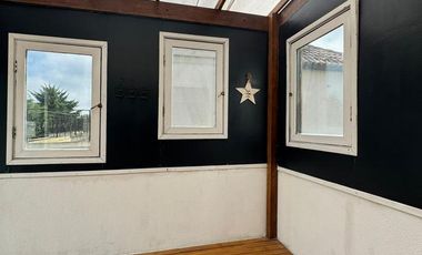 Casa 8 ambientes estilo moderno con pileta en venta - Altos de Hudson II