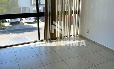 Alteza Imperial: Casa atractiva frente a amenidades del fraccionamiento.