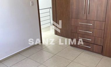 Alteza Imperial: Casa atractiva frente a amenidades del fraccionamiento.