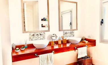 Casa 5 ambientes con fondo a la laguna - Nuevo Quilmes