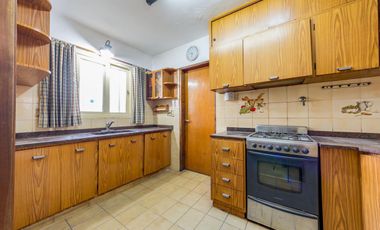 VENTA / PERMUTA - Casa -  4 dormitorios con local -  Capitán Bermúdez