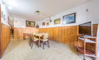 VENTA / PERMUTA - Casa -  4 dormitorios con local -  Capitán Bermúdez