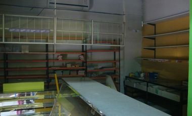 VENDE LOCAL CON VIVIENDA