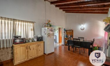 Venta Casa 3 ambientes, 2 dormitorios, luminosa, lote 630m2 a 300 mts Panamericana.