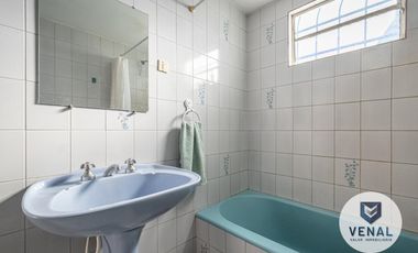 Venta Casa 3 ambientes, 2 dormitorios, luminosa, lote 630m2 a 300 mts Panamericana.