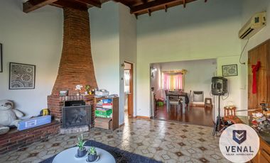 Venta Casa 3 ambientes, 2 dormitorios, luminosa, lote 630m2 a 300 mts Panamericana.