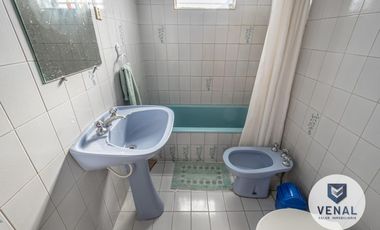 Venta Casa 3 ambientes, 2 dormitorios, luminosa, lote 630m2 a 300 mts Panamericana.