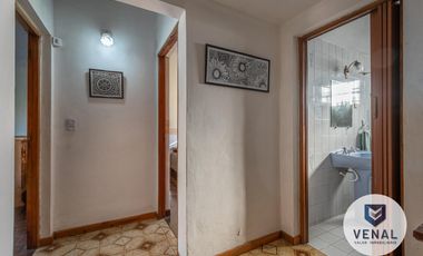 Venta Casa 3 ambientes, 2 dormitorios, luminosa, lote 630m2 a 300 mts Panamericana.