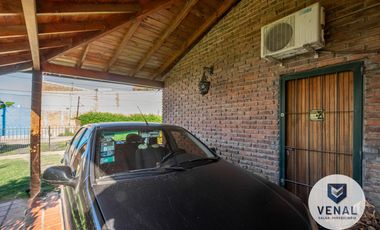 Venta Casa 3 ambientes, 2 dormitorios, luminosa, lote 630m2 a 300 mts Panamericana.