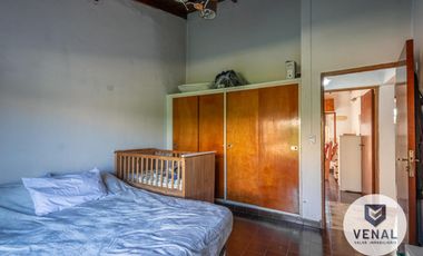 Venta Casa 3 ambientes, 2 dormitorios, luminosa, lote 630m2 a 300 mts Panamericana.