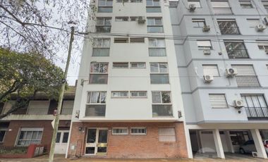 Venta departamento luminoso 2 Ambientes y habitación escritorio Olivos