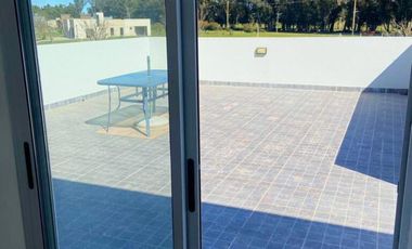 Casa 4 ambientes con terraza y doble cochera - Barrio Privado Haras del Mar Club de Campo