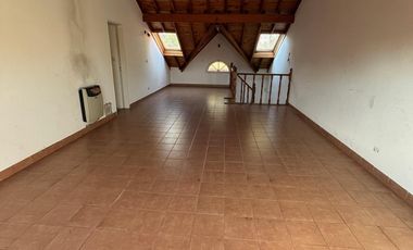 Casa 6 Ambientes en Venta  con Jardín y Pileta. Olivos – Zona Residencial