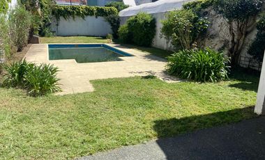 Casa 6 Ambientes en Venta  con Jardín y Pileta. Olivos – Zona Residencial