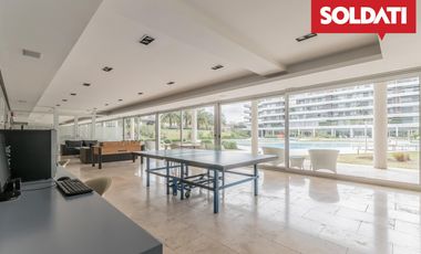 Venta Bouquet 4 ambientes PB. Doble jardín Parrilla. Dos cocheras. Baulera.  Ameneties