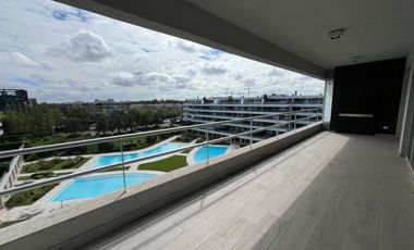 Venta Bouquet 4 ambientes PB. Doble jardín Parrilla. Dos cocheras. Baulera.  Ameneties