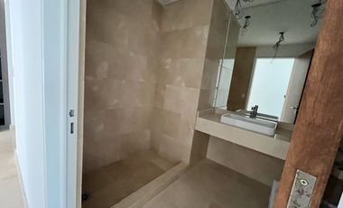 Venta Bouquet 4 ambientes PB. Doble jardín Parrilla. Dos cocheras. Baulera.  Ameneties