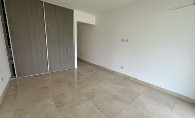 Venta Bouquet 4 ambientes PB. Doble jardín Parrilla. Dos cocheras. Baulera.  Ameneties