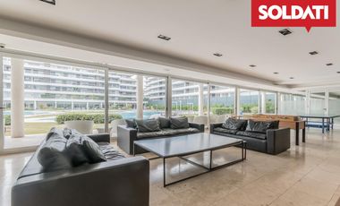 Venta Bouquet 4 ambientes PB. Doble jardín Parrilla. Dos cocheras. Baulera.  Ameneties