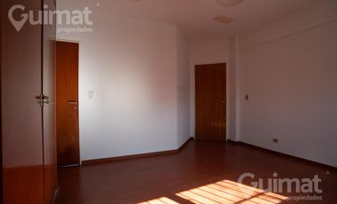 PH 4 amb con jardin con ingreso independiente con garage - cercano a Colegio Agustiniano