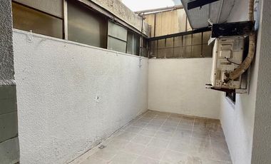 Departamento 2 ambientes con patio en  venta en Vicente López