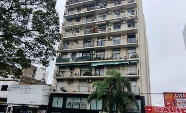 Departamento 2 ambientes con patio en  venta en Vicente López