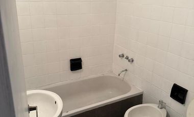 Departamento 2 ambientes con patio en  venta en Vicente López