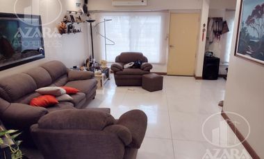 Hermoso chalet de 6 ambientes con gran jardín y piscina