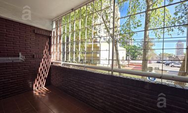 Departamento en Venta en Villa Ballester - Tres Ambientes con Cochera y Baulera